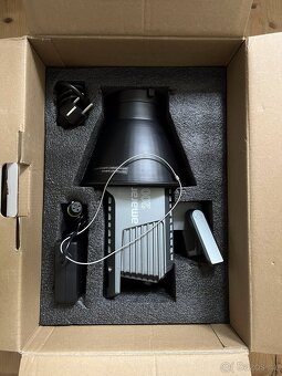 Aputure Amaran 200D + Aputure Light Dome Mini II Softbox - 2