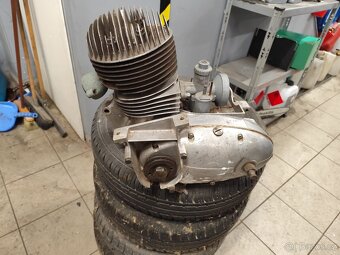 Prodám pěkný motor ČZ 175 skůtr prase - 2