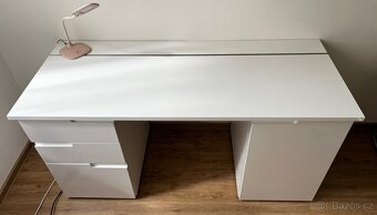 Moderní bílý psací stůl - pro studium nebo domácí kancelář - 2