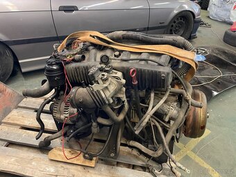 Motor m52b25 - 2