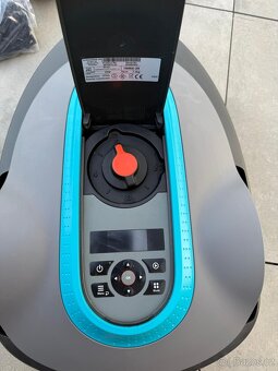 Prodám robotickou sekačku Gardena Sileno City Smart 500 - 2