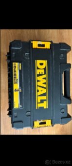 Aku šroubovák DeWALT 18V 4A - 2