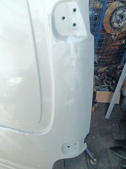 Zadní pravé dveře Toyota hiace - 2
