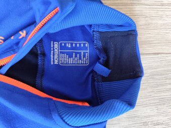 Kopačky turfy vel 31, chrániče, štulpny a dres : - 2