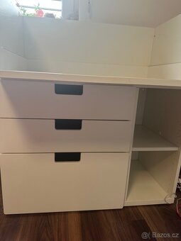 Dám zadarmo psací stůl a přebalovací pult v jednom IKEA - 2