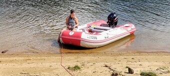 Motorový Člun gumový - 2