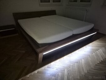 Manželská postel 180 x 200, 2x stolek, komoda - 2