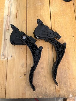 Plynový pedál Škoda, VW - 2