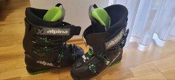 Lyže Elán, hůlky a přaskáče - 2