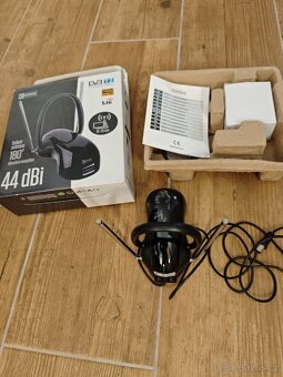 DVB- T/T2 pokojová anténa - Tunner - 2