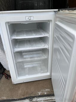 Mrazáky vse plne funkčně - 2