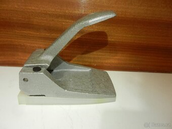 Raritní historický děrovač, Sleva - 2