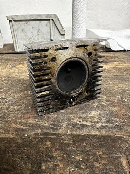 Babetta 207 - hlava válce - 2