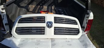 Maska Dodge RAM 4gen - 2