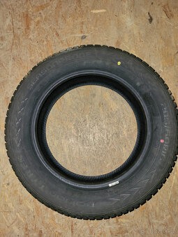 Prodám celoroční pneumatiky Nokian TYRES SEANSOPROOF 205/60R - 2