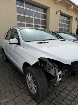 Nepojízdný Mercedes ML - 2