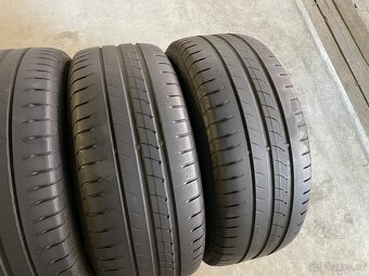 prodám letní pneumatiky 205/55/16 Goodyear celá sada - 2