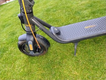 Elektrická koloběžka v záruce - Ninebot by Segway F2 Pro E - 2