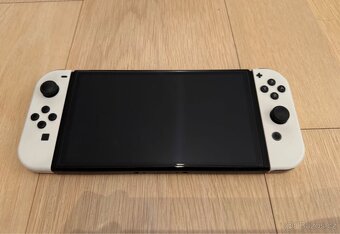 NINTENDO SWITCH - OLED WHITE - 2