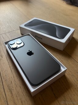 Apple iPhone 15 Pro Max 256GB černý - 2