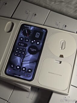 Nothing Phone (2) + 25× Bluetooth sluchátka - 2