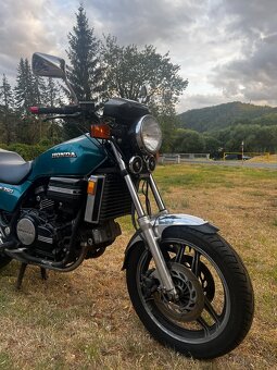 2x Honda VF 750 S - 2