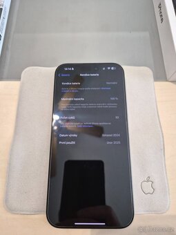 Apple iPhone 16 Pro Max 256GB, černý titan - 2