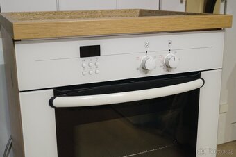 Bosch bílá vestavná trouba HBN 3520 - 2