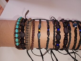 Bižuterie, náramky, náhrdelníky, náušnice, hodinky aj. - 2