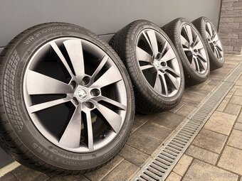 Zimní originál Škoda Superb 235/45 r18 - 2