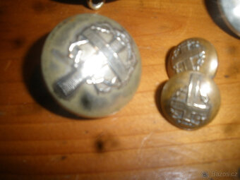 Staré kovové knoflíky-uniforma - 2