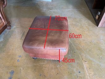 Třímístná kožená sedačka - 2