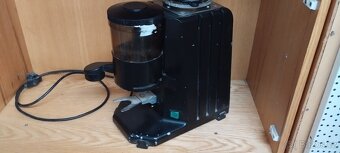 Mlýnek na kávu profi – San Marco - 2