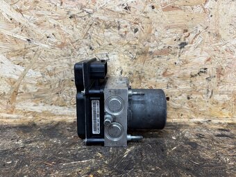 ŘÍDICÍ JEDNOTKA ABS AUDI 4F0910517K - 2