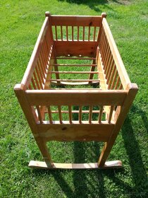 Prodám dřevěnou kolébku - 2
