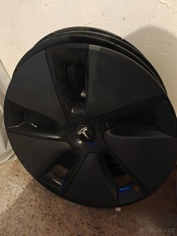 Tesla aero kryt 18 - 2