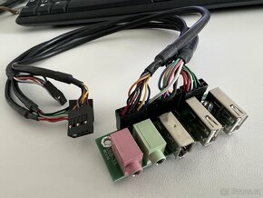 Přední/boční USB a audio panel PC skříně - 2