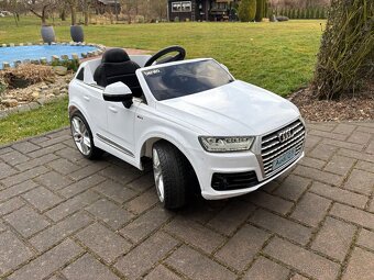Dětské elektrické auto Audi - 2