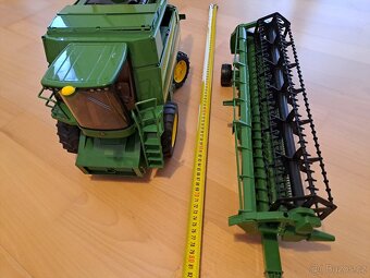 Kombajn John Deere T670i (Bruder 2132) - 2