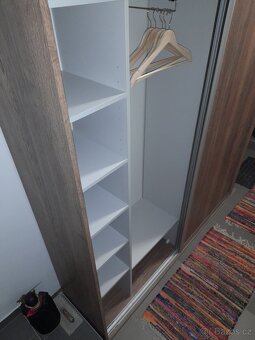 Šatní skříň - 2