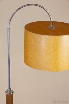 STOJACÍ LAMPA-FUNKCIONALISMUS - 2