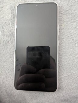 Samsung Galaxy s22 256g bila, 2 roky stary, kryty a skla, vý - 2