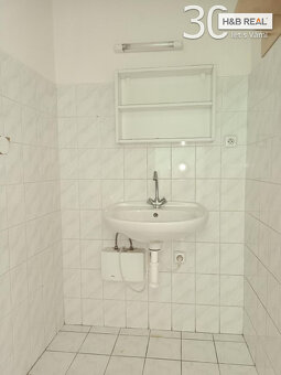Pronájem obchodního prostoru v centru Vsetína - 2