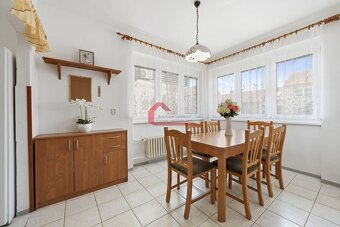 Prodej, patrový rodinný dům Velké Bílovice, možné dvougen.by - 2