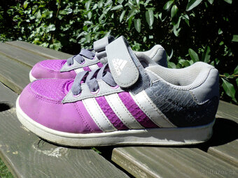 Dětská tréninková obuv Adidas JANBS o vel. 3 - 2