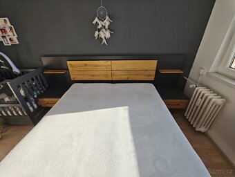 Postel s nočními stolky NEWTON - 2