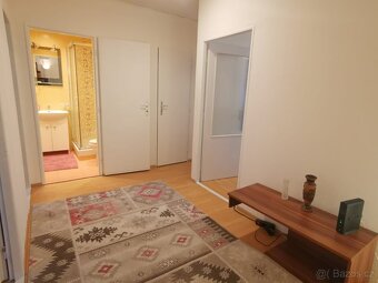 Pronájem bytu 3+1 68 m² s balkónem - 2
