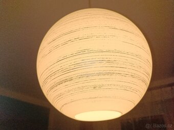Skleněný lustr průměr 28 cm - zánovní. - 2