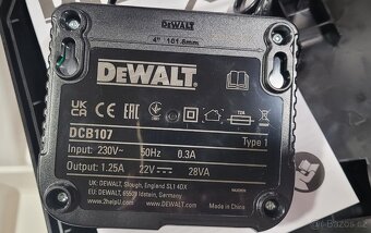 Nabíječka DeWalt DCB107 10,8V-18V - 2