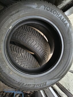 pneu 215/60R16 - 2